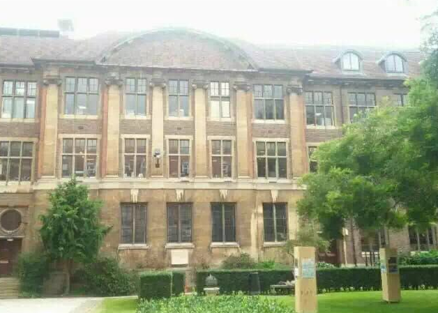 广州天河外国语学院