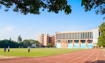 深大师院国际高中