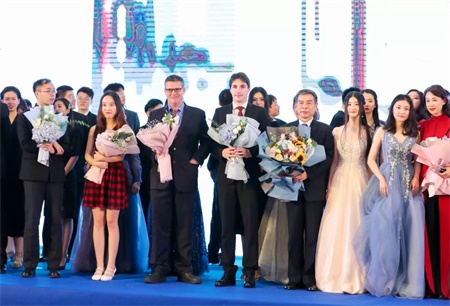 上海澳大利亚国际学校2019年第十届毕业生们