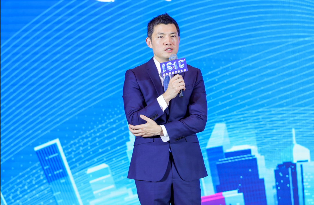 ▲邹宏宇先生现场演讲