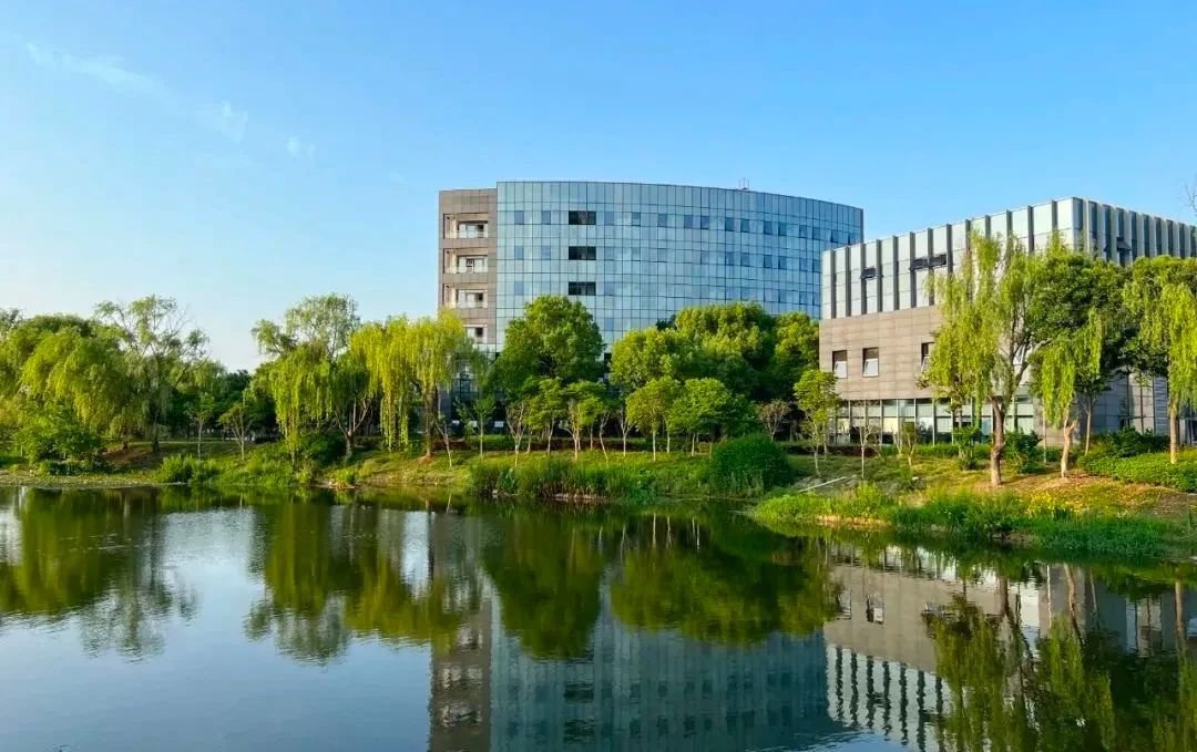 林国荣学校